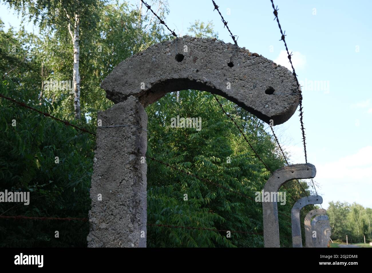 Lambinowice, Pologne - 21 août 2021 : Stalag 318 VIII F 344 Lamsdorf. Ce qui reste du camp de prisonniers de guerre à Lambinowice. Opole Voivodeship Banque D'Images