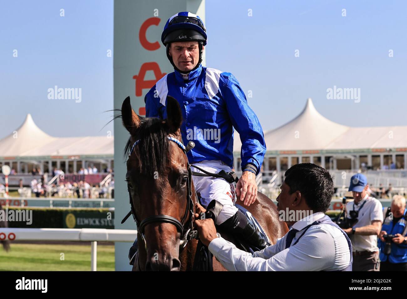 Israr, monté par Robert Havlin, remporte les 14:20 piquets britanniques de stalinon EBF Maiden Stakes à Doncaster Racecourse, Doncaster, South Yorkshire, UK, 08/09/2021 Banque D'Images