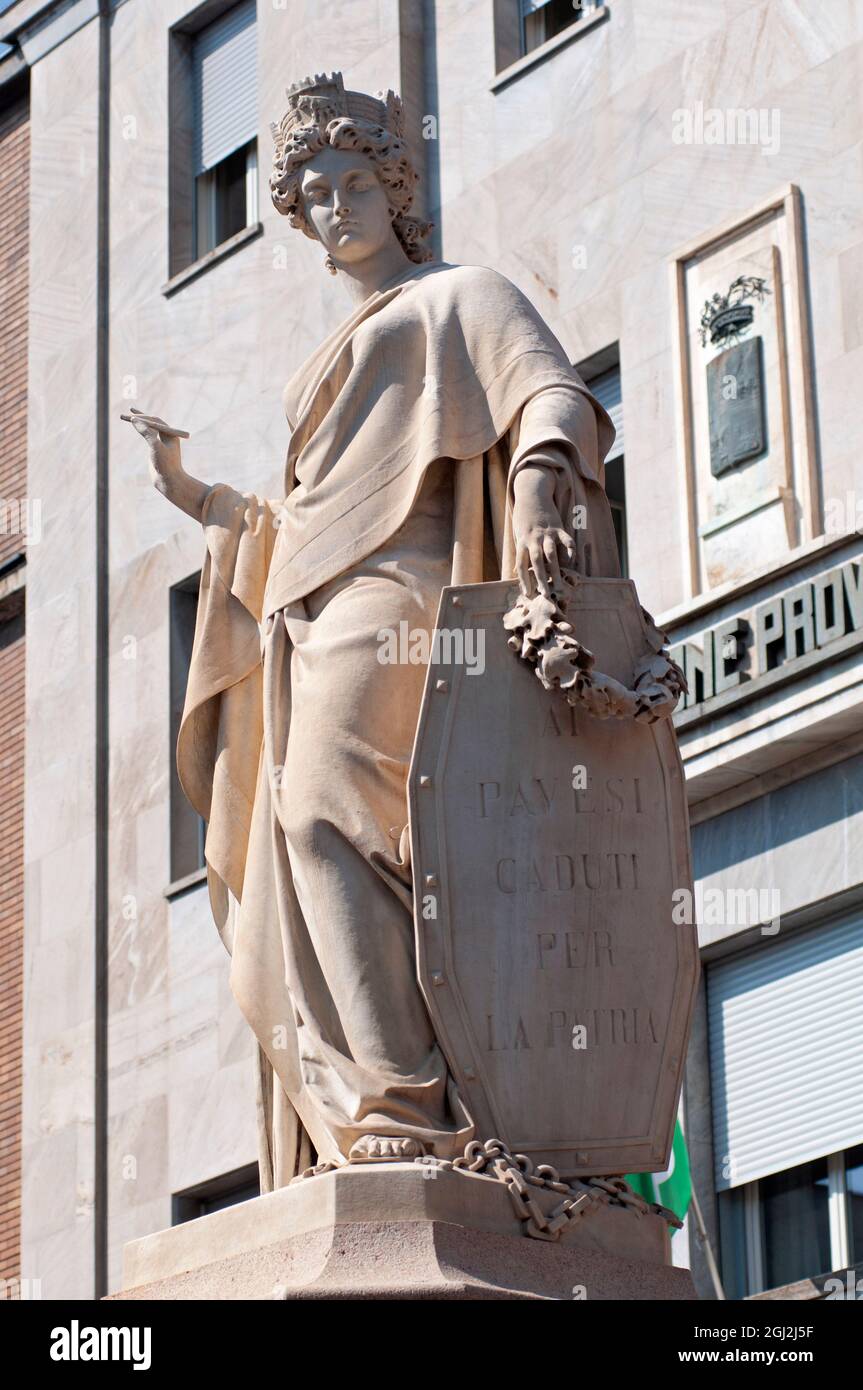 Italie, Lombardie, Pavie, Piazza Italia Square, l’Italia. Ai Pavesi Caduti per la Patria Monument par Alessandro Martegani Sculptor en date de 1866 Banque D'Images