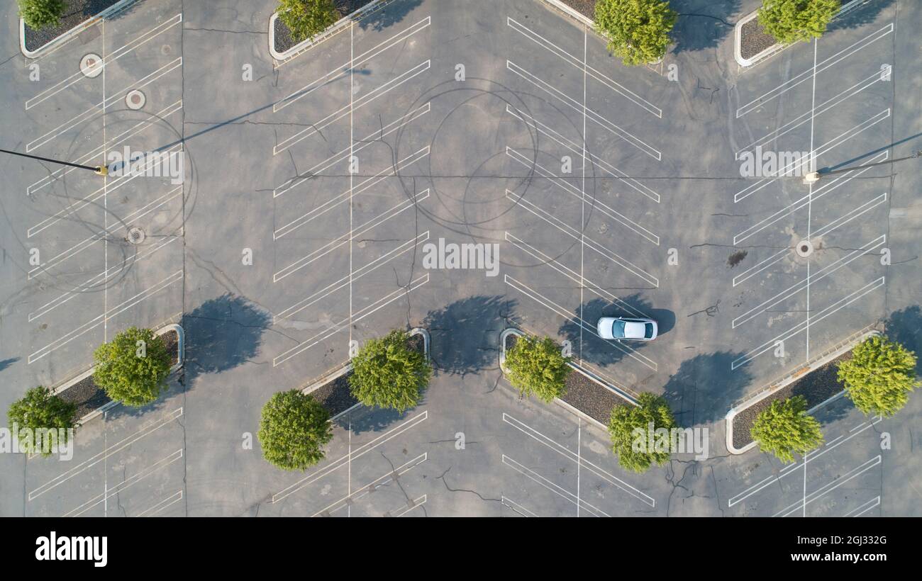 mauvais travail de stationnement dans un lot vide Banque D'Images
