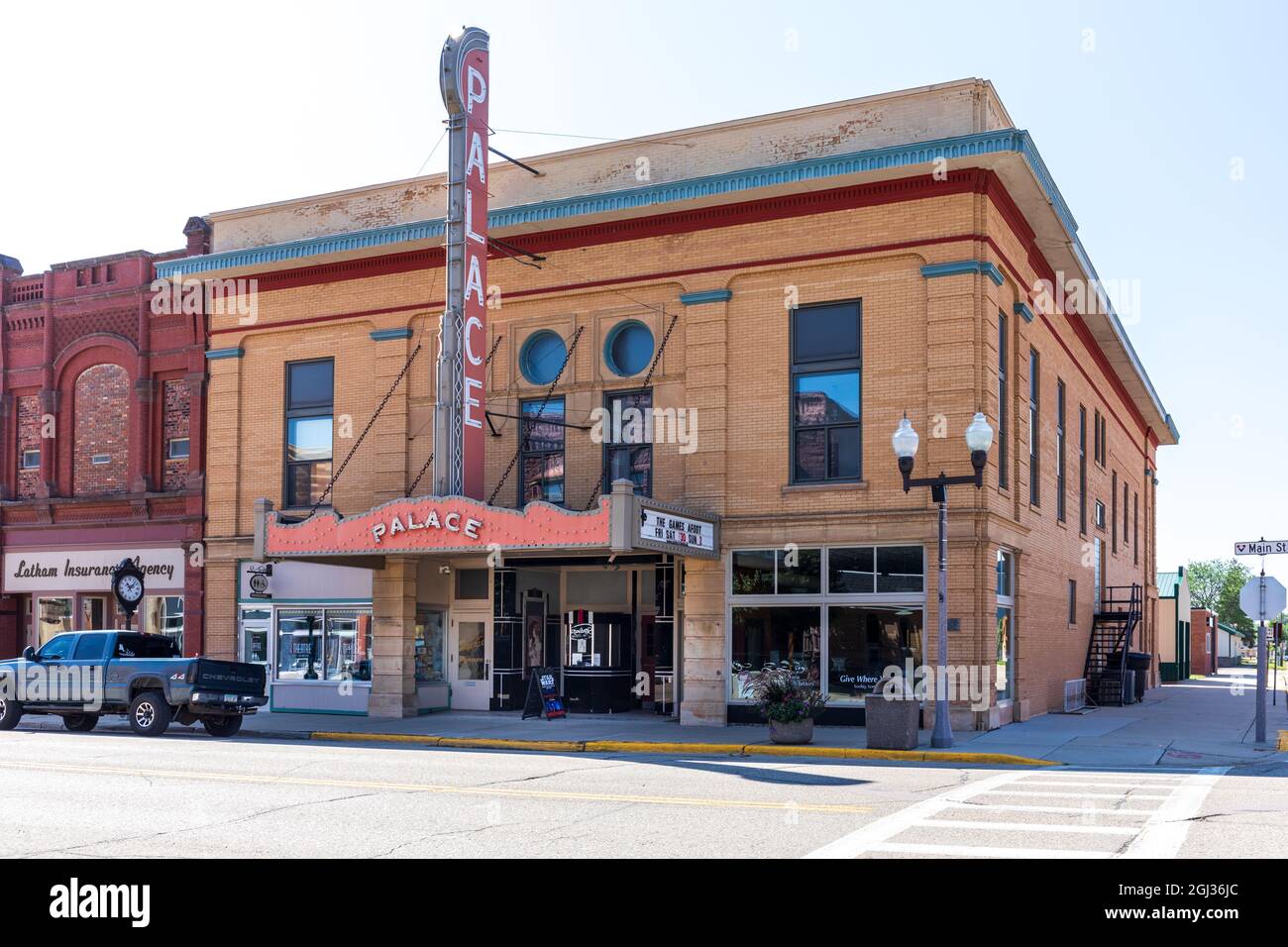 LUVERNE, MN, USA-21 AOÛT 2021 : le Théâtre du Palais, présentant la façade et le chapiteau du bâtiment. Banque D'Images