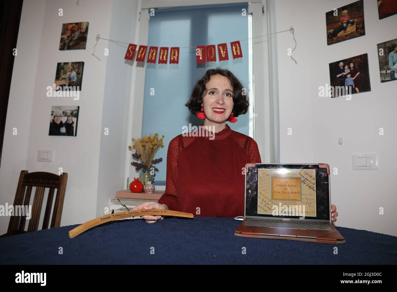 Lauren Leiderman BEI der Zoom Buchbesprechung „Das Poesiealbum von Eva Goldberg - Das Mädchen aus Görlitz, das mit Anne Frank befreudet war“. Görlitz Banque D'Images