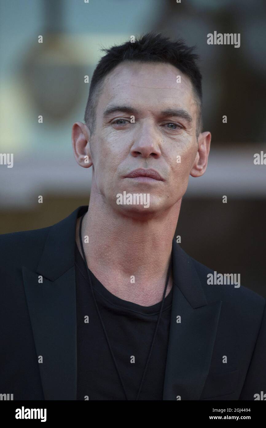 Venise, Italie. 8 septembre 2021. Jonathan Rhys Meyers participe à la première de Freaks Out dans le cadre du 78e Festival International du film de Venise, à Venise, Italie, le 08 septembre 2021. Photo d'Aurore Marechal/ABACAPRESS.COM crédit: Abaca Press/Alay Live News Banque D'Images