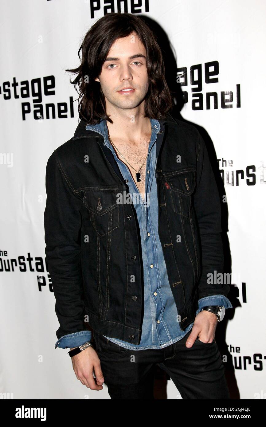 New York, NY, États-Unis. 28 novembre 2011. Ian Keaggy, de Hot Chelle Rae au panneau final OurStage 2011 à la salle Canal. Crédit : Steve Mack/Alamy Banque D'Images