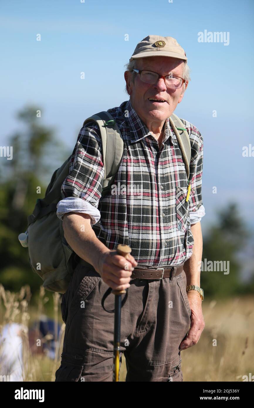 Schierke Allemagne 08 Septembre 21 Le Randonneur De Disques Benno Schmidt Aussi Connu Sous Le Nom De Brocken Benno Est Venu Tres Pres De Son But De 9000 Ascensions Du Brocken Dans L Annee Schierke Allemagne 08 Septembre 21 Le Randonneur De Disques Benno Schmidt Aussi Connu Sous Le Nom De Brocken Benno Est Venu Tres Pres De Son But De 9000 Ascensions Du Brocken Dans L Annee