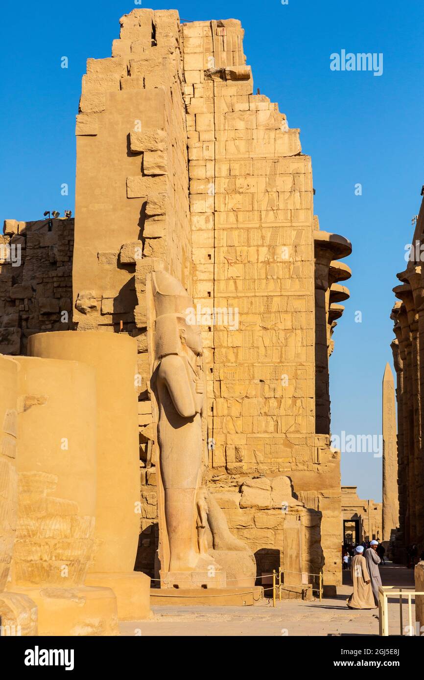 Égypte. Le temple de Karnak comprend un vaste mélange de temples, chapelles, pylônes et autres bâtiments anciens sur la rive est du Nil près de Louxor. ( Banque D'Images