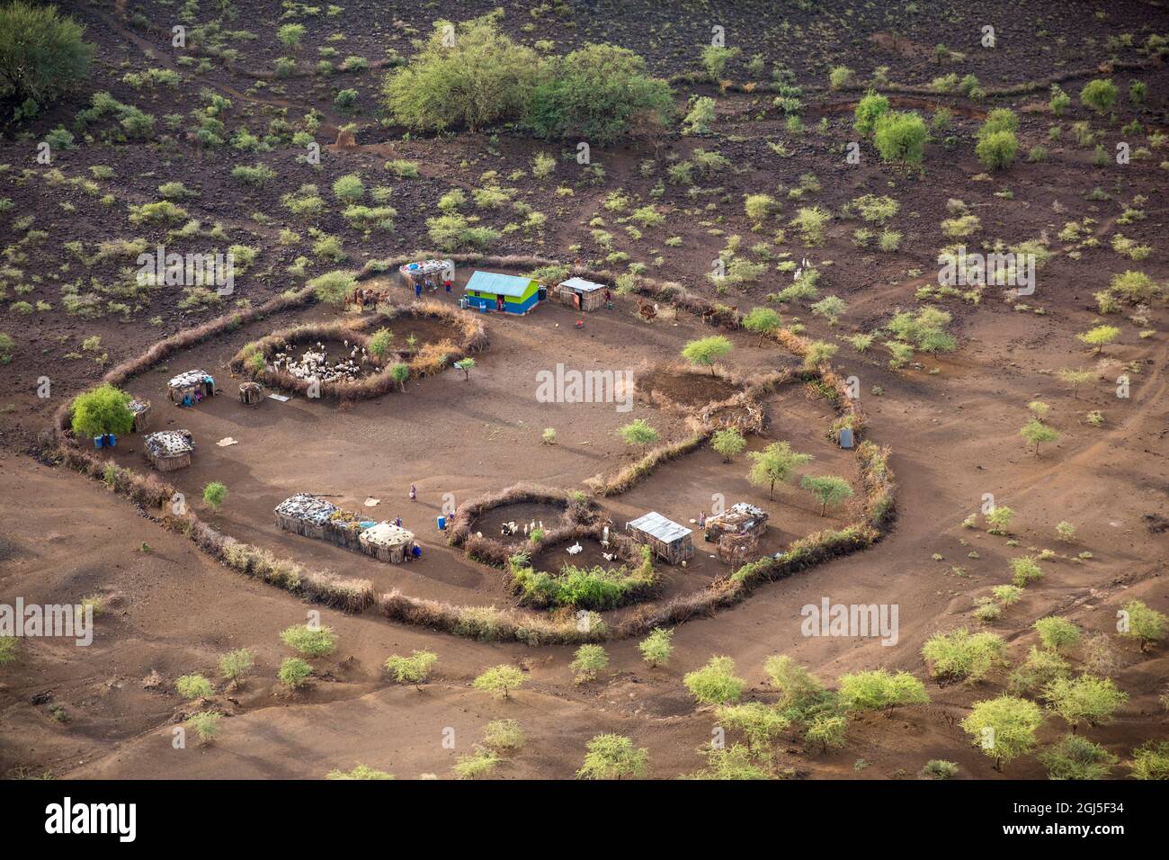 Afrique, Kenya, vue aérienne de la tribu Masai différends dans la vallée du Rift et près de l'Oldonyo Nyokie Banque D'Images