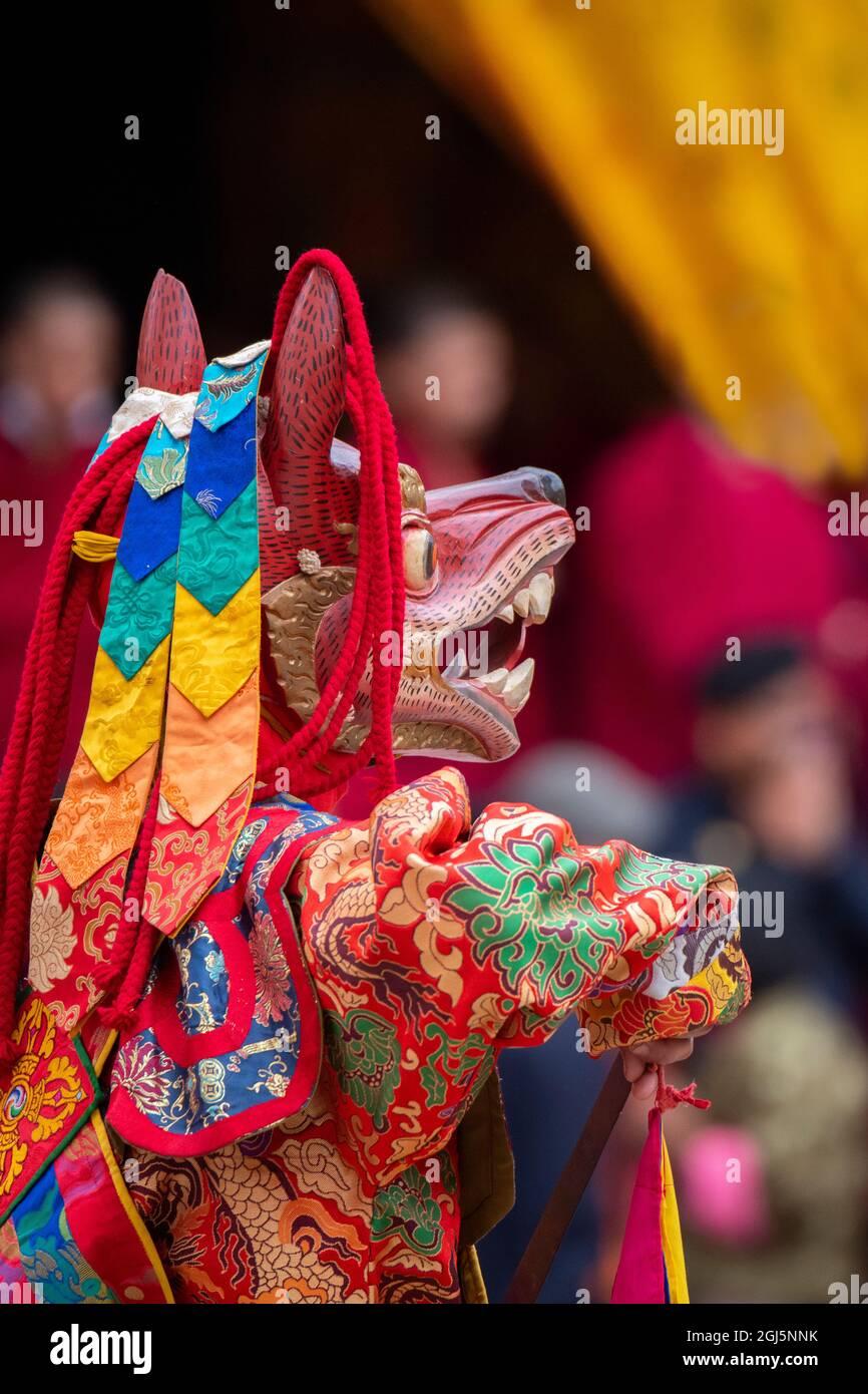 Bhoutan, Punakha Dzong. Festival de Punakha Drubchen, danseurs masqués. Banque D'Images