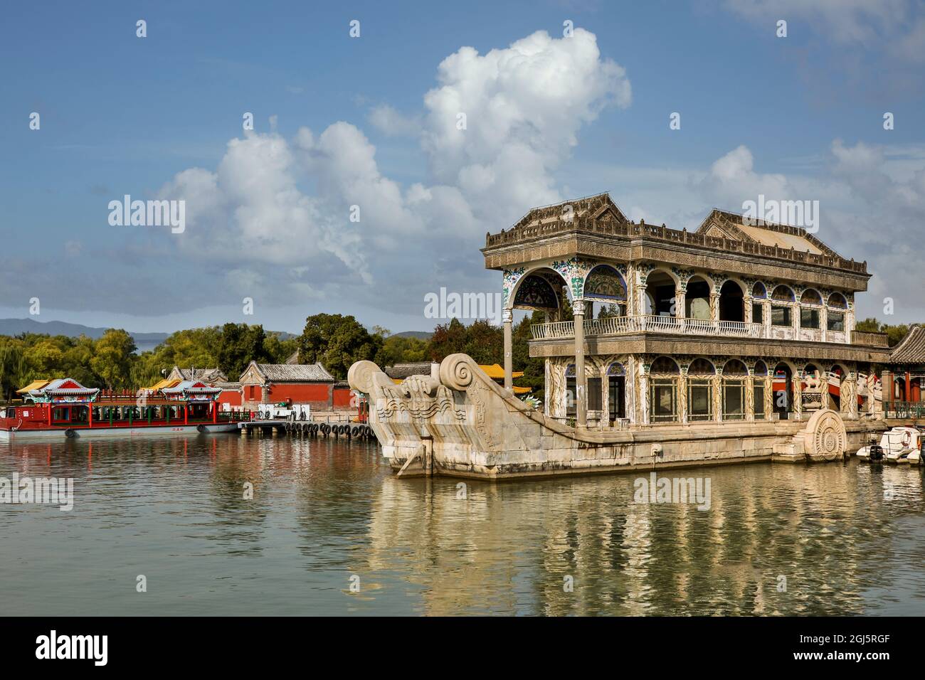 Asie, Chine, Pékin, bateau en marbre au Palais d'été de l'impératrice Cixi Banque D'Images