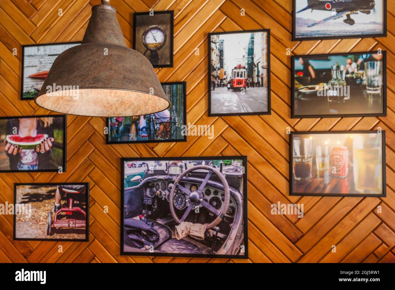 Géorgie, Tbilissi. Décoration intérieure moderne du restaurant. Banque D'Images