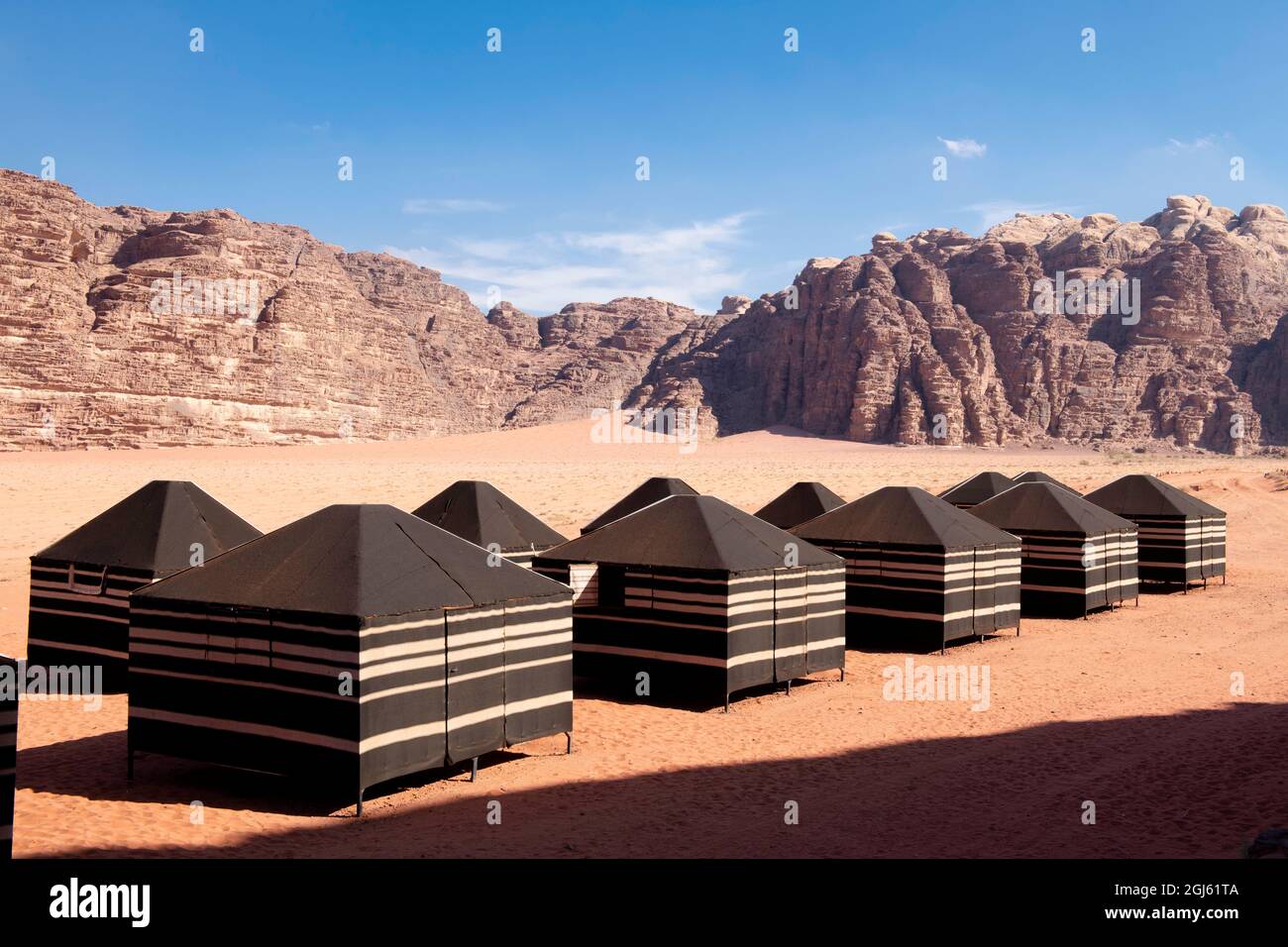 Jordanie, Wadi Rum, camp de tente bédouin Photo Stock - Alamy