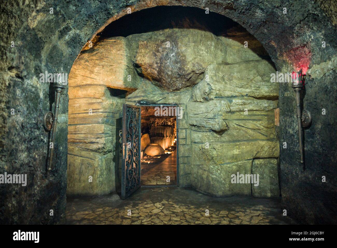 Arménie, Erevan. Erevan Noy Brandy Company, distillateurs depuis le XIXe siècle, passages souterrains et fûts de brandy. Banque D'Images