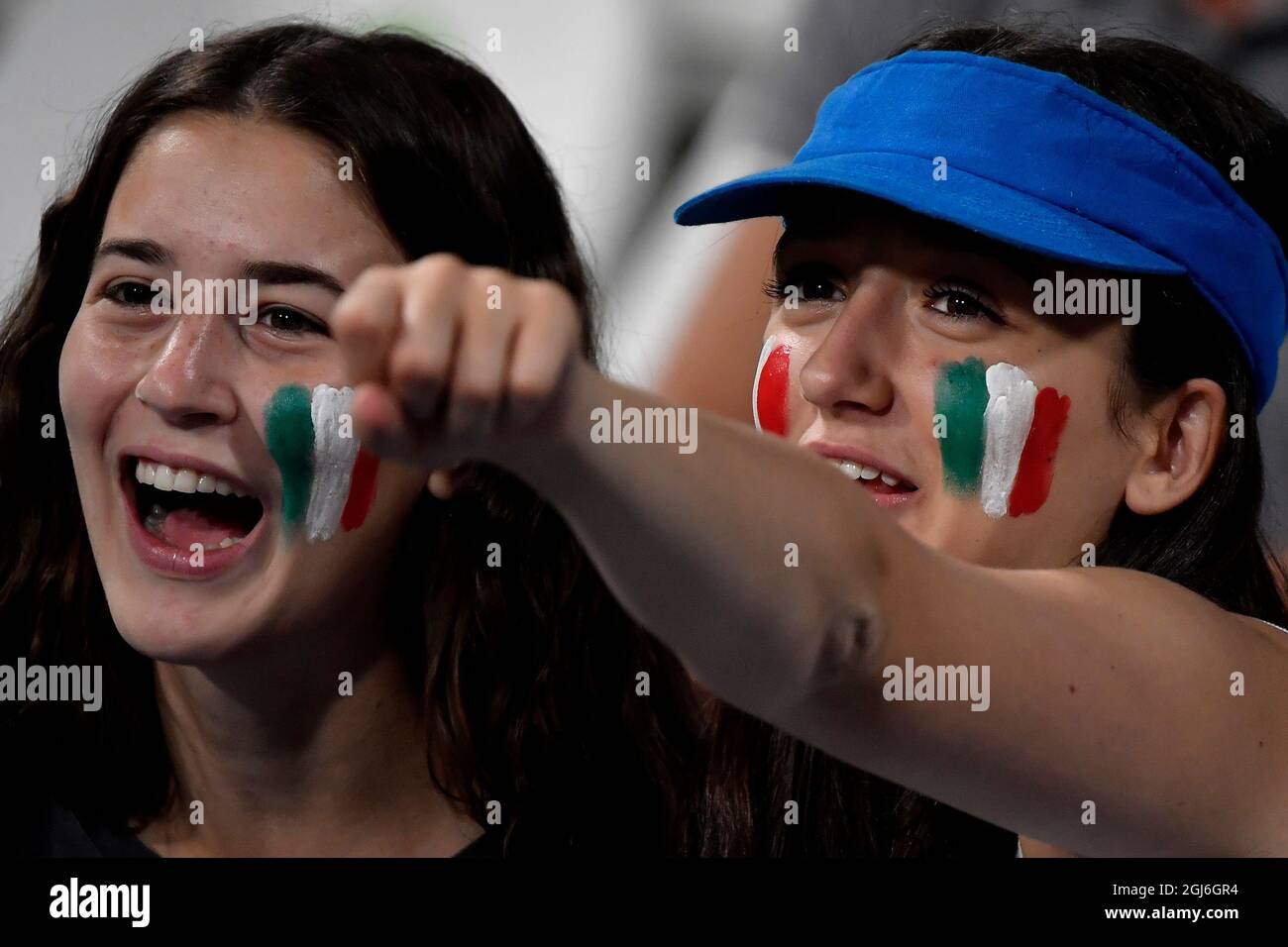 Les fans italiens applaudissent lors du match de football de qualification de la coupe du monde Qatar 2022 entre l'Italie et la Lituanie au stade Citta del tricolor à Reggio Emilia (Italie), le 8 septembre 2021. Photo Andrea Staccioli / Insidefoto Banque D'Images