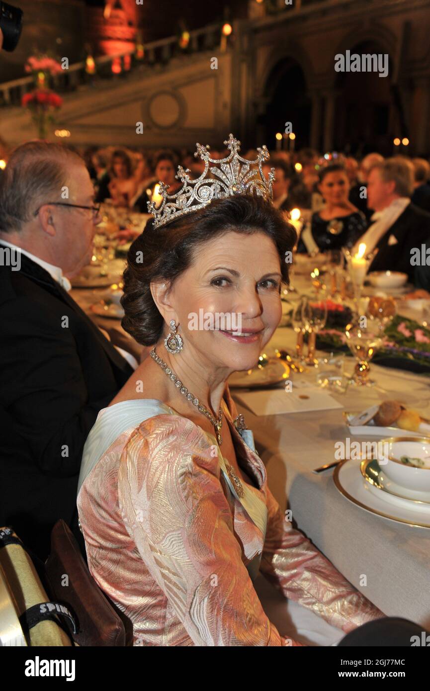 STOCKHOLM 20111210 Reine Silvia de Suède au banquet Nobel à l'hôtel de ville de Stockholm Suède, le 10 décembre 2011. Foto: Jonas Ekstromer / SCANPIX Kod: 10030 Banque D'Images