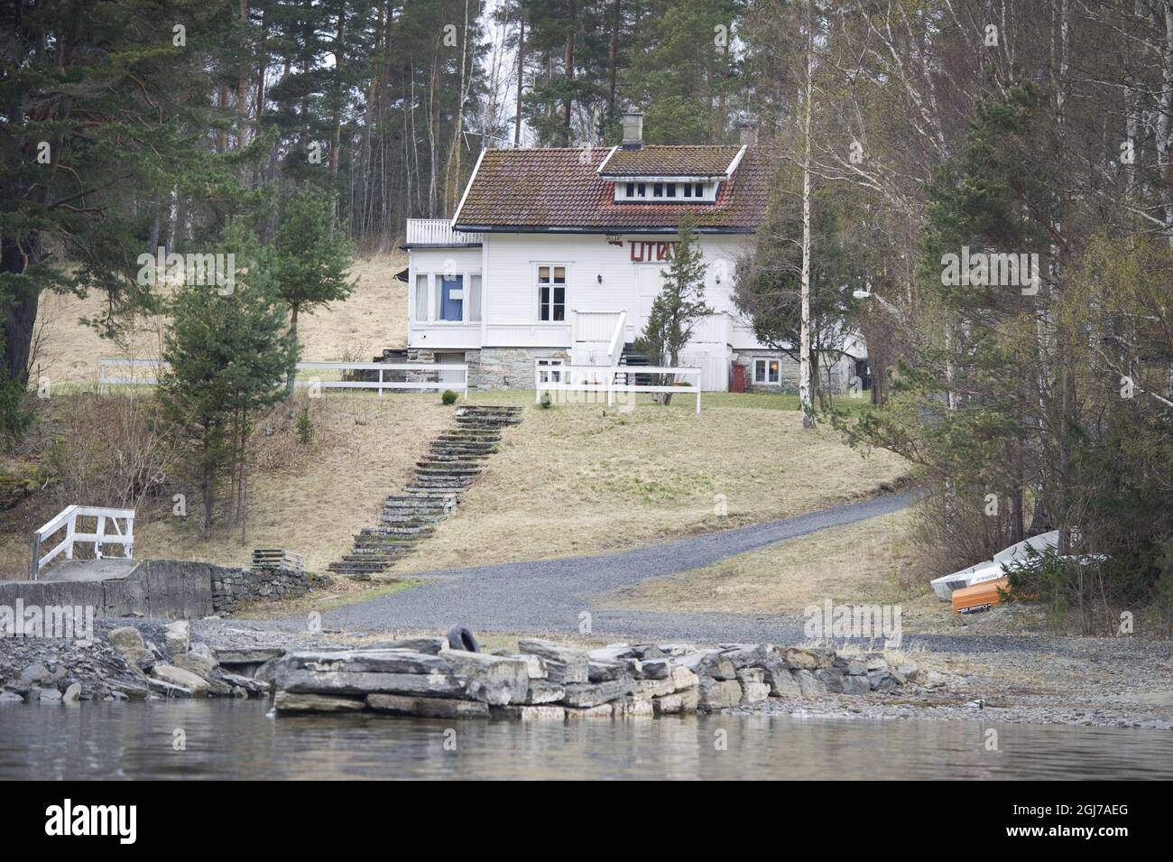 OSLO 20120415 Bâtiment principal à Utoeya dans le Tyrifjorden au nord-ouest d'Oslo Dimanche, où 69 jeunes ont été tués par Anders Behring Breivik dans un camp d'été du Parti travailliste au pouvoir sur l'île d'Utoeya juillet 22 2011. Le procès de Breivik commence lundi à Oslo. Photo: Fredrik Sandberg / SCANPIX / Kod 10080 Banque D'Images OSLO 20120415 Bâtiment principal à Utoeya dans le Tyrifjorden au nord-ouest d'Oslo Dimanche, où 69 jeunes ont été tués par Anders Behring Breivik dans un camp d'été du Parti travailliste au pouvoir sur l'île d'Utoeya juillet 22 2011. Le procès de Breivik commence lundi à Oslo. Photo: Fredrik Sandberg / SCANPIX / Kod 10080 Banque D'Images