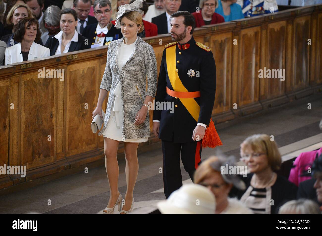 STOCKHOLM 2012-05-22 S.A.R. Le Grand-Duc Hérédential Guillaume de Luxembourg et la Comtesse Stéphanie de Lannoy à l'arrivée à la cérémonie de baptême de la princesse Estelle de Suède dans la chapelle royale de Stockholm, Suède le 22 mai 2012. La princesse Estelle est la fille de la princesse Victoria et du prince Daniel de Suède. Princesse Estelle est numéro deux dans la succession royale suédoise photo: Claudio Bresciani / SCANPIX / Kod: 10090 *** POOLIMAGES*** Banque D'Images