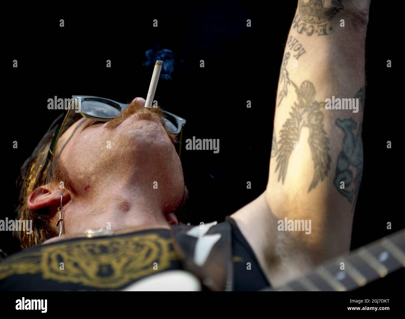 HULTSFRED 2012-06-14 le groupe de rock américain Eagles of Death Metal se produit au festival de musique 'Hultsfredsfestivalen' à Hultsfred, en Suède, le 14 juin 2012. Photo Adam Ihse / SCANPIX / code 9200 Banque D'Images