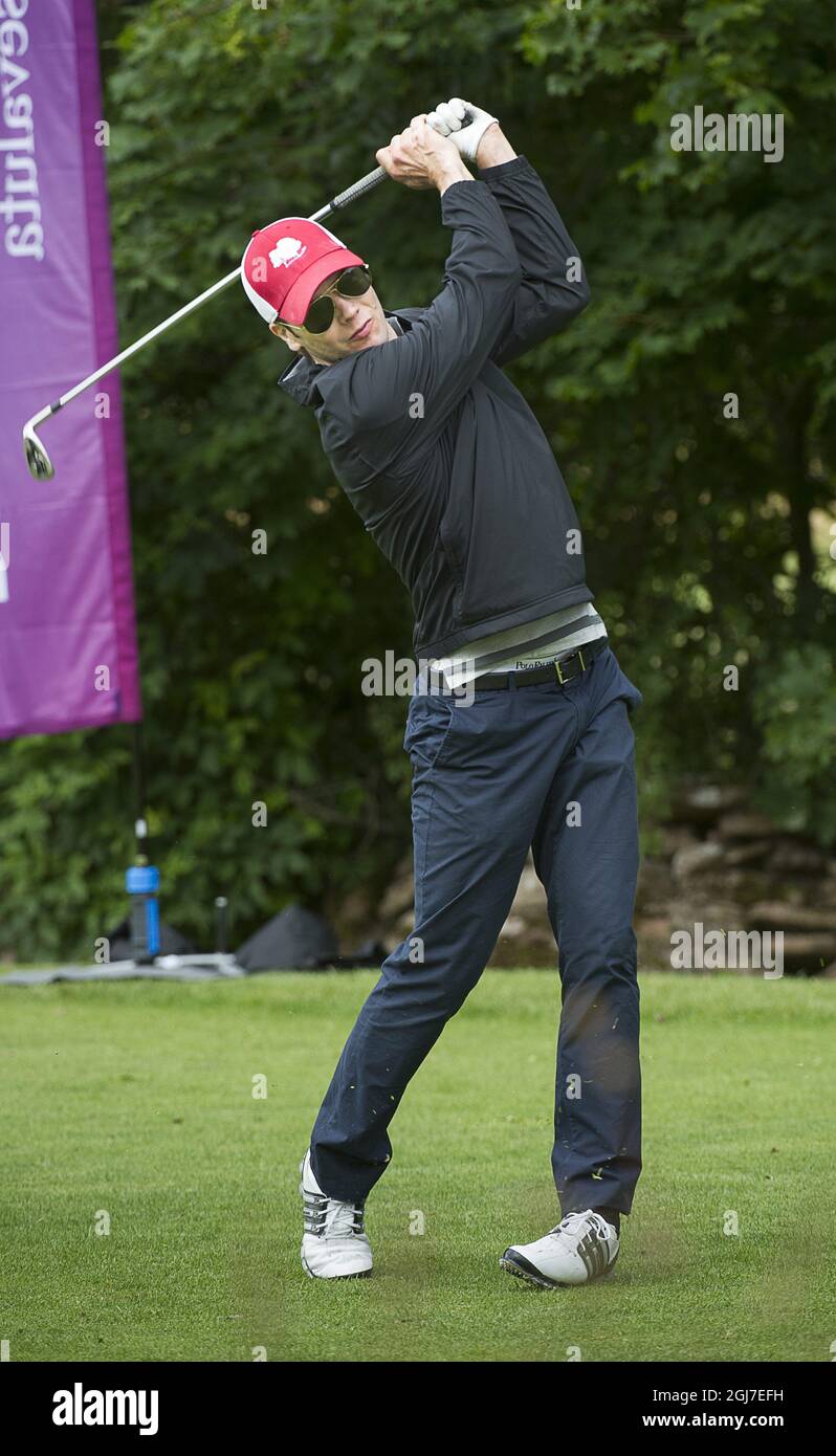 BORGHOLM 20120713 le Prince Daniel a joué au Victoria Golf 2012 au parcours de golf d'Ekerum sur l'île d'Ã–Land vendredi. Le prince joua avec le profil de hockey Peter 'Foppa' Forsberg. Foto Jonas ekströmer / SCANPIX Kod 10030 Banque D'Images