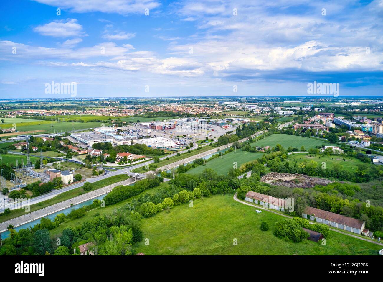 Italie, Mantua, périphérie de la ville et centres commerciaux Banque D'Images
