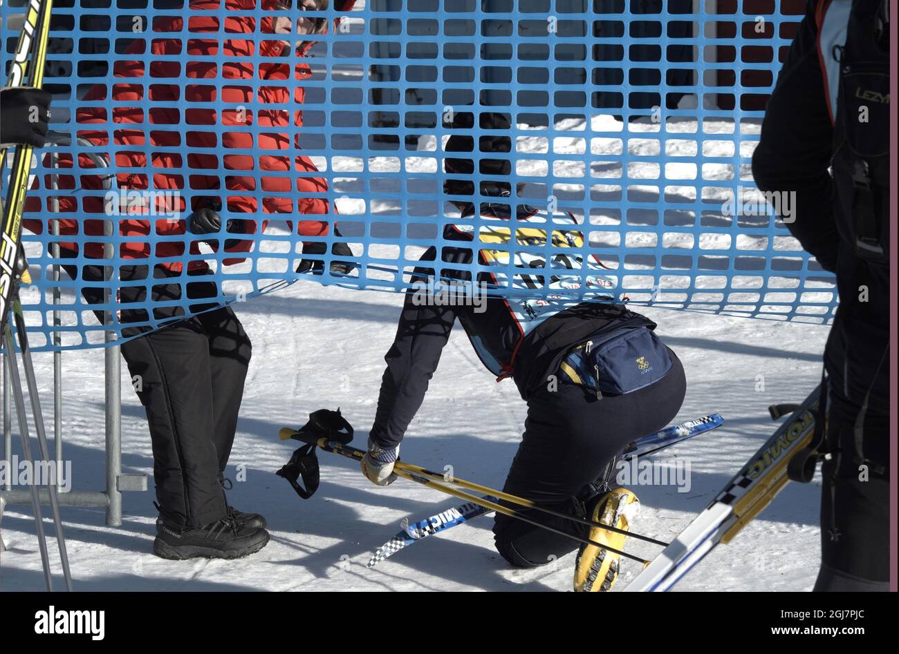 MÂNgsBODARNA 2013-03-01 le prince Carl Philip échange à Mangsbodarna après sa chaleur lors de l'épreuve de ski de fond Vasa Relay ou StafettVasan vendredi 1er mars 2013. Foto: Ulf Palm/ SCANPIX / Kod 50040 Banque D'Images