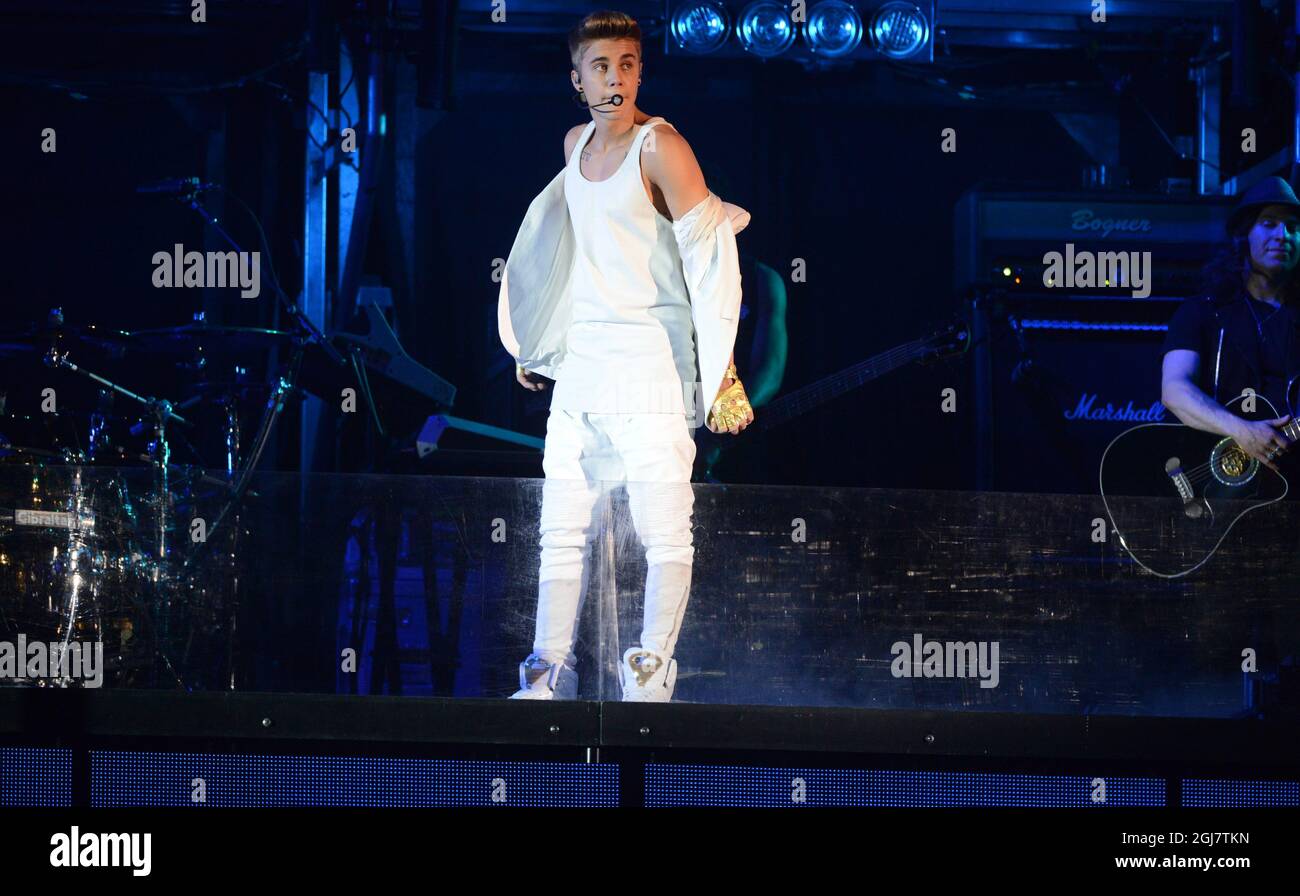 Justin Bieber se produit lors de son concert à l'Ericsson Globe Arena de Stockholm, Suède, le 22 avril 2013. Banque D'Images