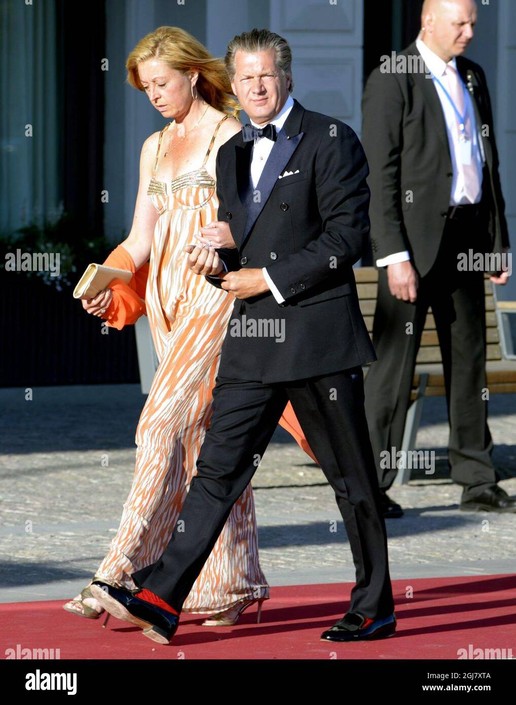 STOCKHOLM 2013-06-07 Christina Silfverschiold, cousine de la princesse Madeleine, avec son mari Hans de Geer, arrive pour un dîner privé au Grand Hôtel à Stockholm le vendredi 7 juin 2013 dans le cadre des célébrations de mariage de la princesse Madeleine de Suède et de M. Christopher O’Neill. Foto: Bertil Enevag Ericson / SCANPIX / Kod 10000 Banque D'Images