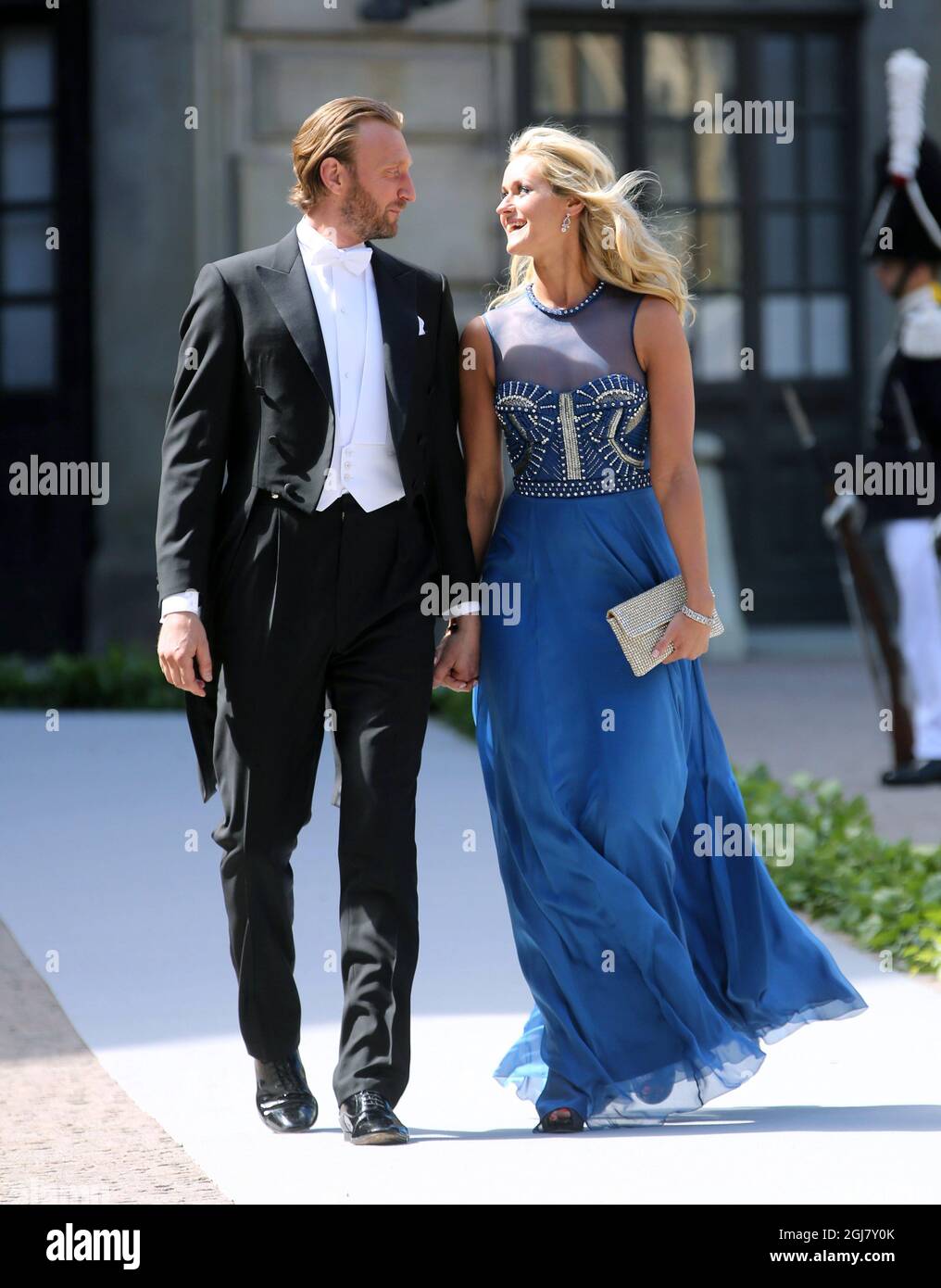 STOCKHOLM 20130608 Lovisa de Geer et Niklas Bolle arrivent au mariage de la princesse Madeleine de Suède et de M. Christopher O’Neill qui a eu lieu à la chapelle royale du Palais royal de Stockholm le samedi 8 juin 2013. Foto: Soren Andersson / SCANPIX / Kod 1037 Banque D'Images