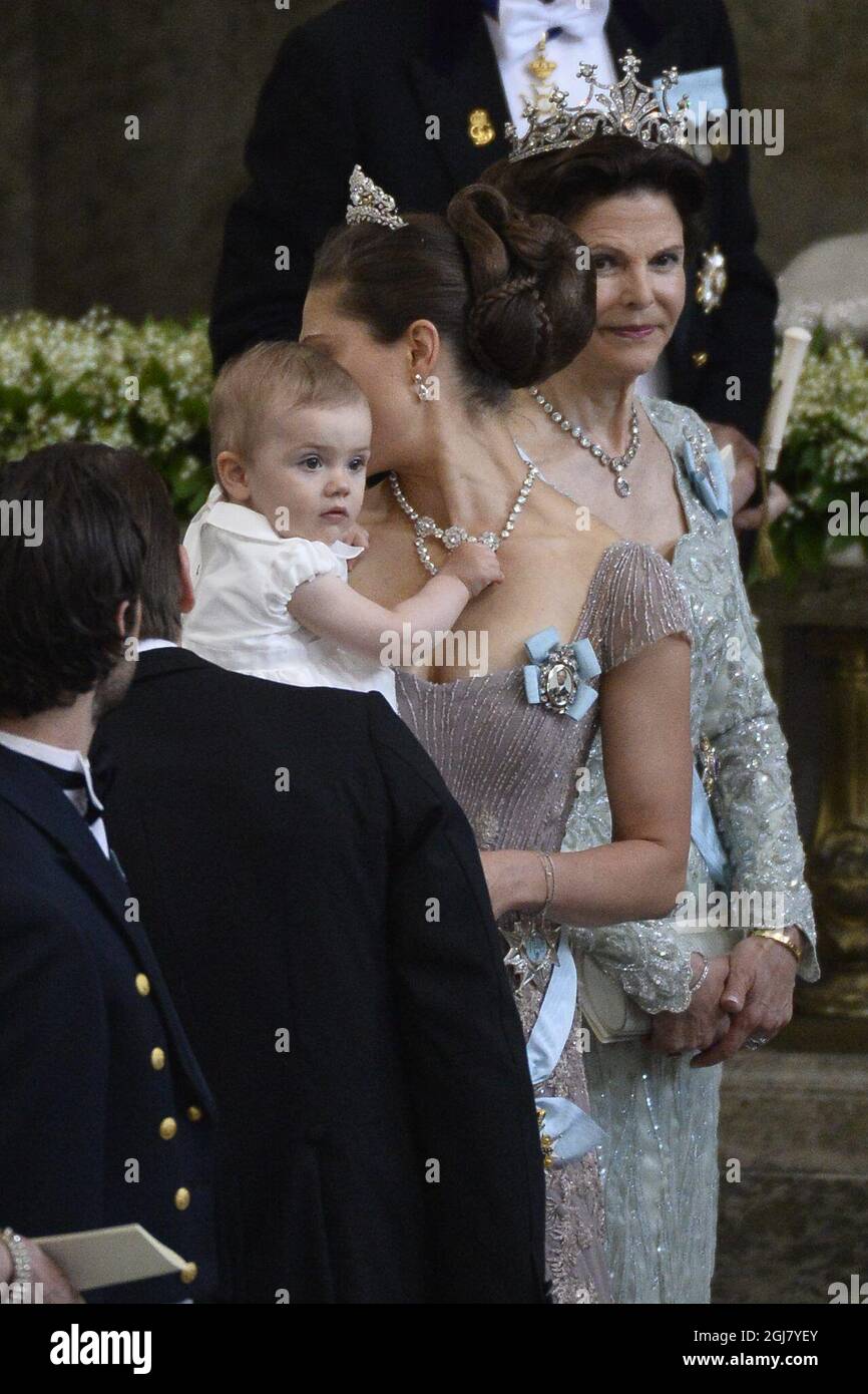 STOCKHOLM 20130608 la princesse Estelle , la princesse Victoria et la reine Silvia attendent la cérémonie de mariage entre la princesse Madeleine de Suède et M. Christopher O’Neill qui a eu lieu à la chapelle royale du Palais royal de Stockholm le samedi 8 juin 2013. Foto: Anders Wiklund / SCANPIX / Kod 10040 Banque D'Images