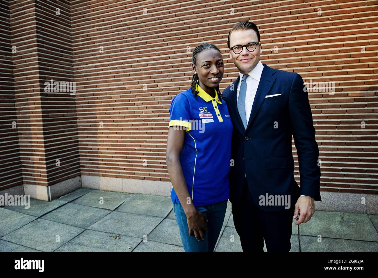 MOSKVA 2013-08-14 le prince Daniel est vu avec la coureuse Abeba Aregawi lors d'une réception pour les athlètes suédois à l'ambassade de Suède à Moscou, en Russie, le 14 août 2013. Foto: Erik Martensson / SCANPIX / Kod 10400 Banque D'Images