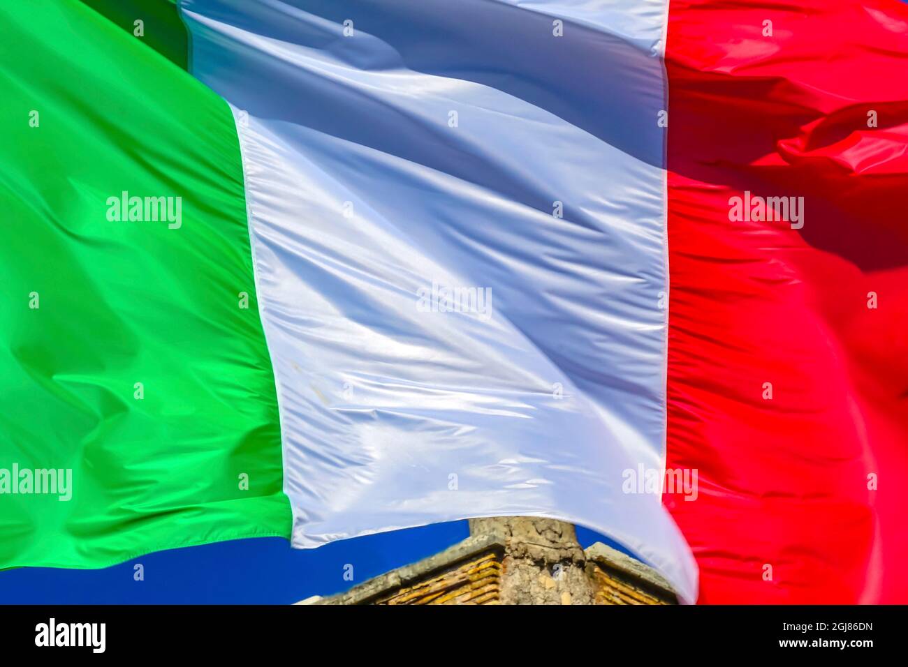 Rouge blanc vert drapeau italien, Rome, Italie. Banque D'Images