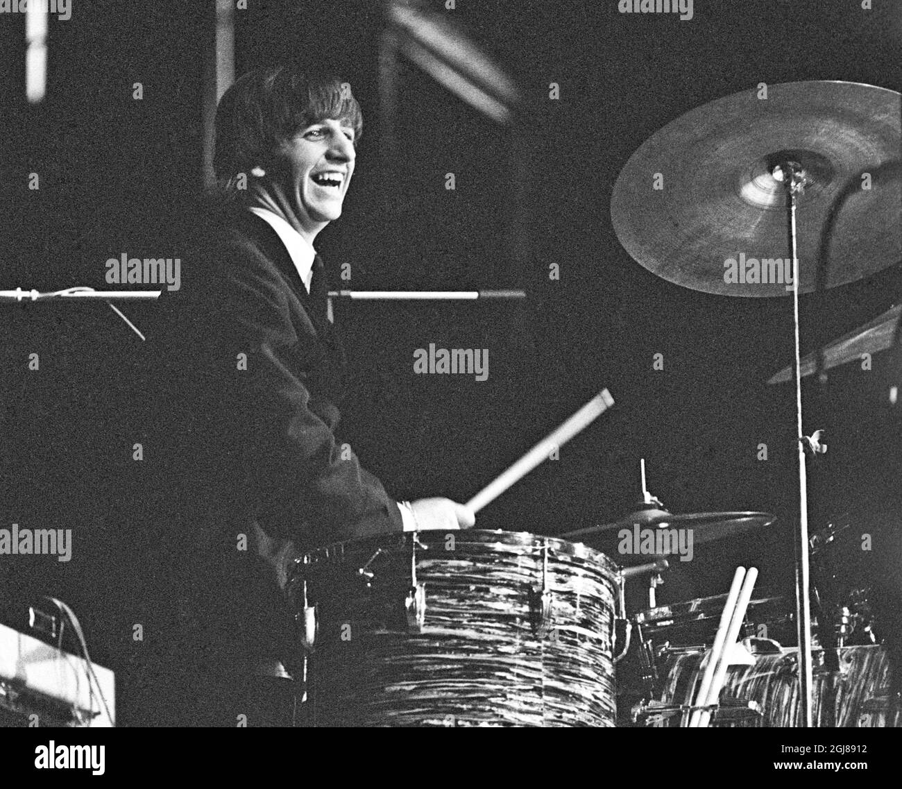 STOCKHOLM 1964-07-28 *POUR VOS DOSSIERS* Ringo Starr des Beatles sont vus pendant un concert au stade de glace de Johanneshov à Stockholm, Suède, 28 juillet 1964 Foto: Folke Hellberg / DN / TT / Kod: 23 **OUT SWEDEN OUT** Banque D'Images