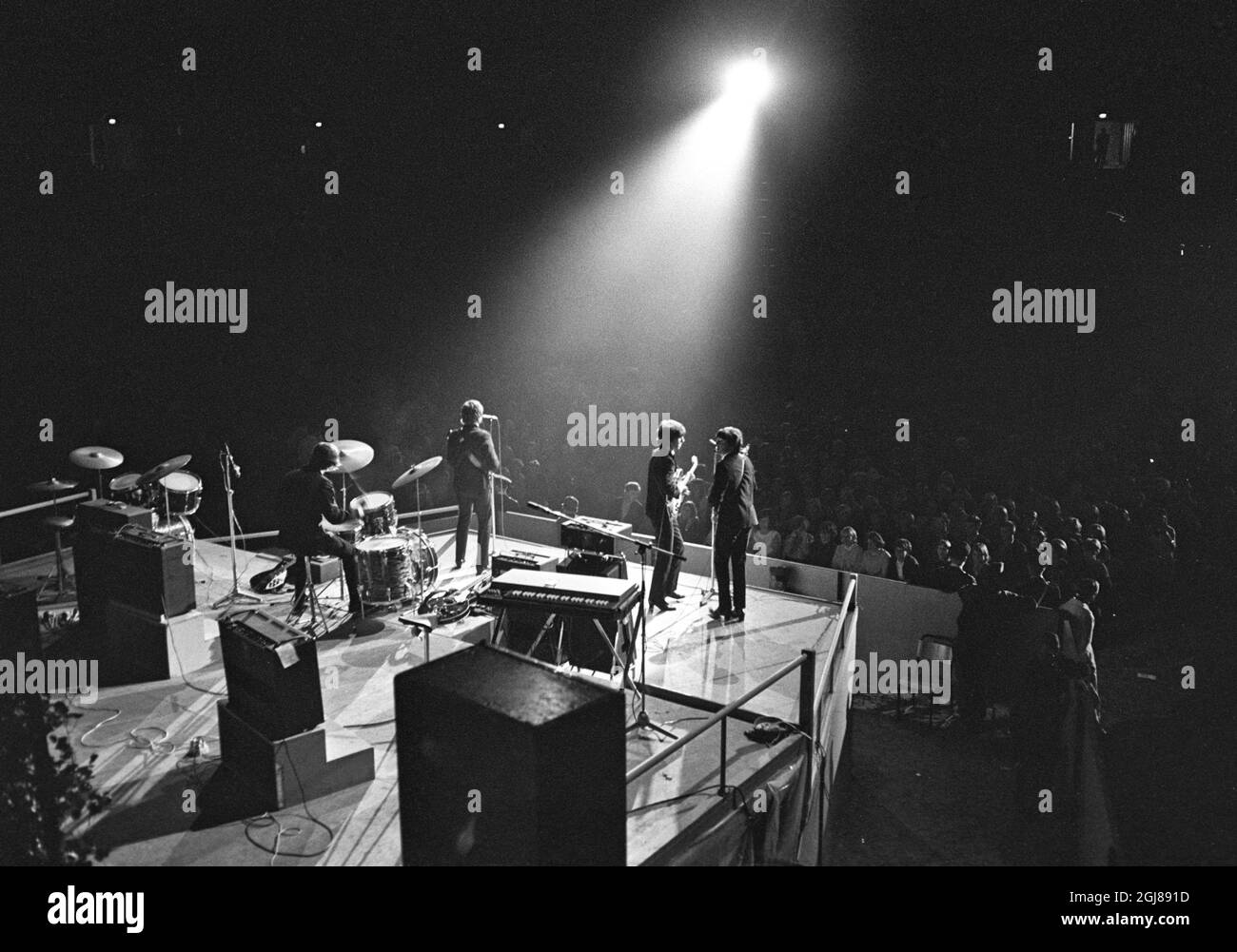 STOCKHOLM 1964-07-28 *POUR VOS DOSSIERS* les Beatles sont vus lors d'un concert au stade de glace de Johanneshov à Stockholm, Suède, 28 juillet 1964 Foto: Folke Hellberg / DN / TT / Kod: 23 **OUT SWEDEN OUT** Banque D'Images