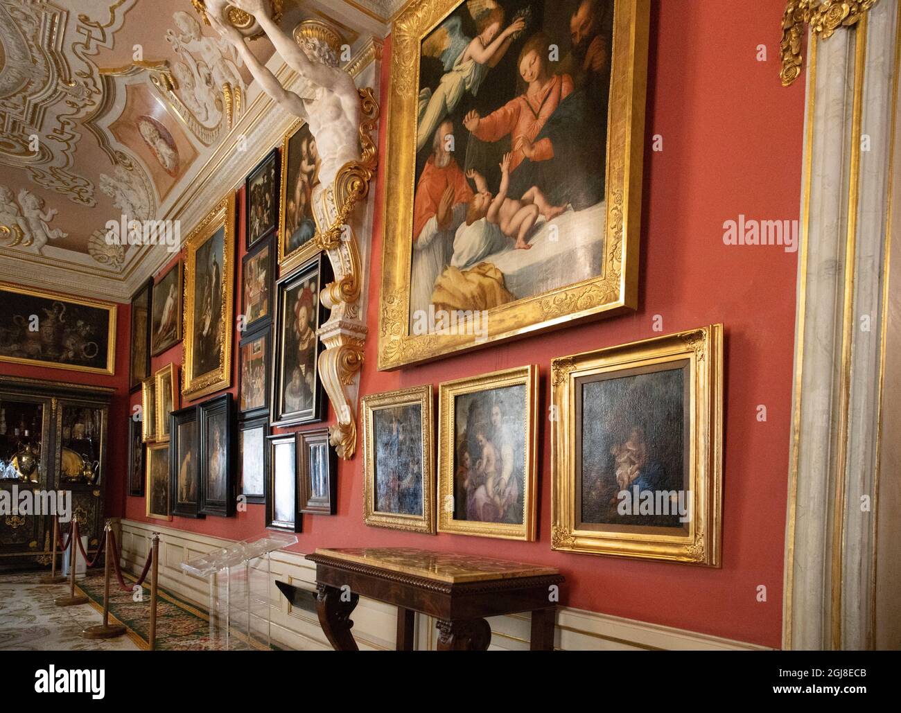 La chambre était à l'origine un appartement de trois chambres mais a été converti en galerie en 1900 pour abriter les nombreuses peintures étrangères. Banque D'Images