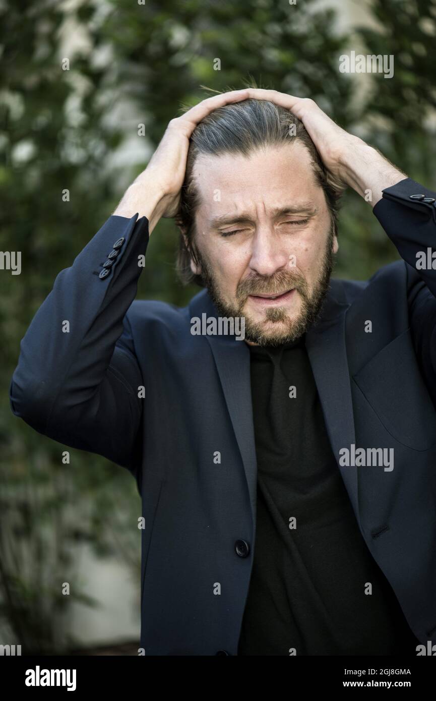 CANNES 2014-05-18 le réalisateur suédois Ruben Ostlund pose pour le photographe lors d'une séance photo au Festival de Cannes en France, le 18 mai 2014. Ostlund est en compétition avec son film "Force majeure" dans la section "un certain regard". Foto: Pontus Lundahl / TT / Kod 10050 Banque D'Images