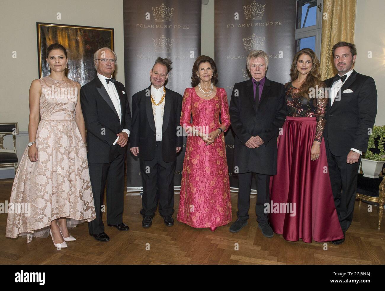 Stockholm 20140826 Crown Princess Victoria, King Carl Gustaf, Prizewinner Peter Sellars, Queen Silvia, Dave Edmunds, La princesse Madeleine et Chris O'Neill au banquet du prix de la musique polaire au Grand Hotel de Stockholm, le mardi 26 août. Foto: Jonas Ekstromer / TT / Kod 10030 Banque D'Images