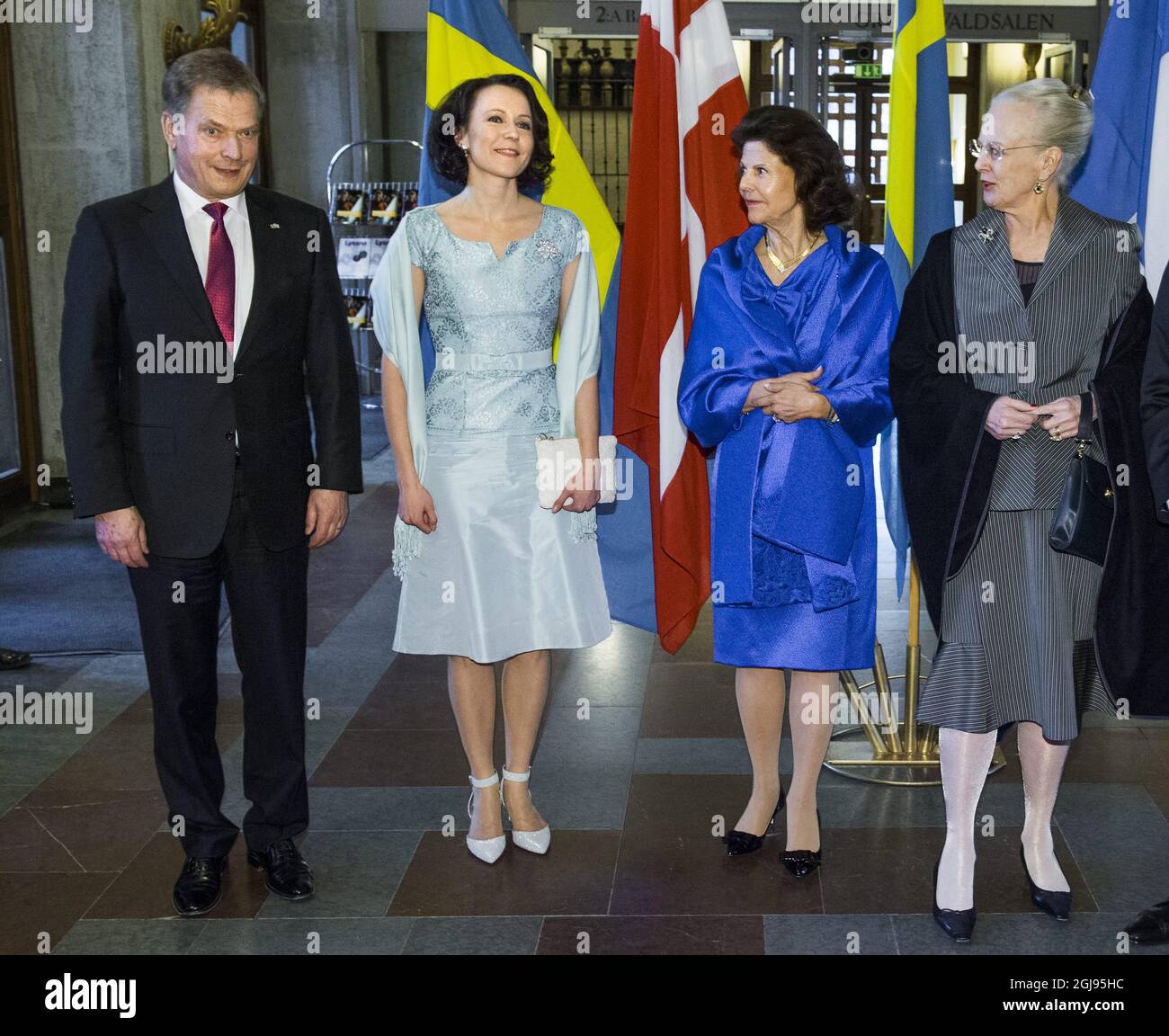 De gauche à droite, le président finlandais Sauli Niinisto, Mme Jenni Haukio, la reine Silvia de Suède et la reine Margrethe de Danemark posent à la salle de concert de Stockholm, le 21 avril 2015. 2015 est l'anniversaire de 150 ans de deux grands compositeurs nordiques, Jean Sibelius de Finlande et Carl Nielsen du Danemark, célébrés par la salle de concert de Stockholm avec un festival Sibelius-Nielsen de deux semaines. Foto Claudio Bresciani / TT Kod 10090 Banque D'Images