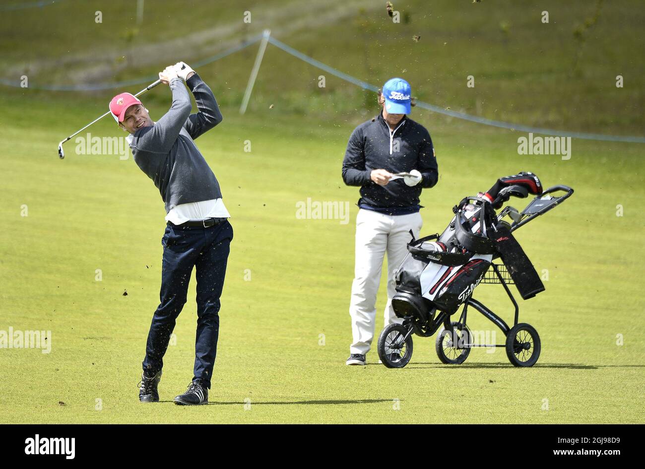 Le Prince Daniel (L) de Suède joue avec le golfeur suédois Henrik Stenson pendant le tournoi officiel Pro-Am des Nordea Masters devant le tournoi national européen de la PGA Suède de Nordea Masters à Bara en dehors de Malmo, dans le sud de la Suède, le 03 juin 2015. Poto: Anders Wiklund / TT / code 10040 Banque D'Images