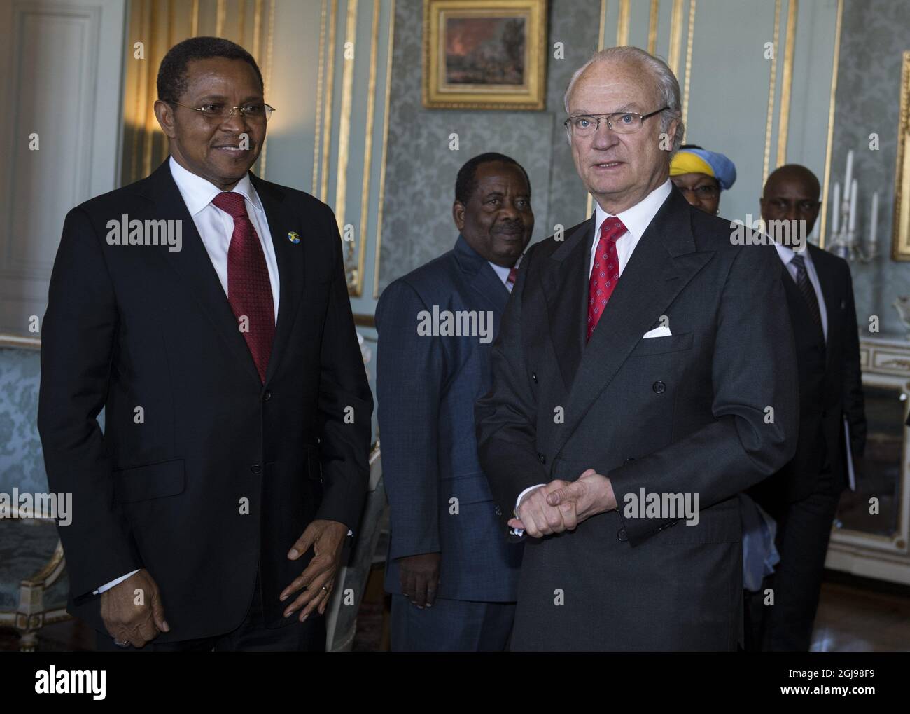 STOCKHOLM 2015-06-04 le président de Tanzanias, Jakaya Mrisho Kikwete, et le roi Carl Gustaf lors d'une audience au Palais Royal de Stockholm, en Suède. 4 juin 2015. Foto Bertil Ericson / TT / Kod 10000 Banque D'Images