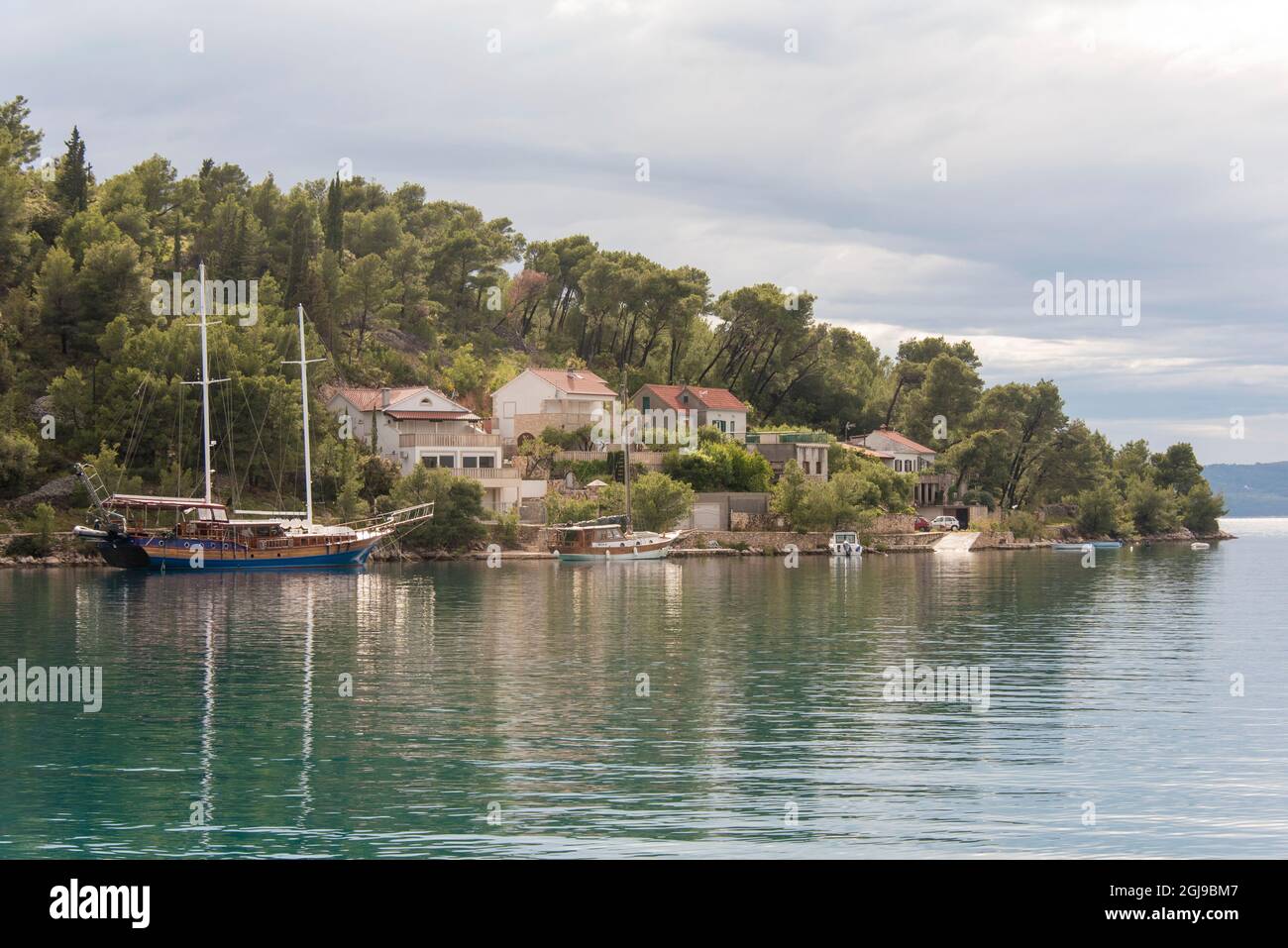 Croatie, Brac, Bobovisca. Tours en bateau à l'ancre. Banque D'Images
