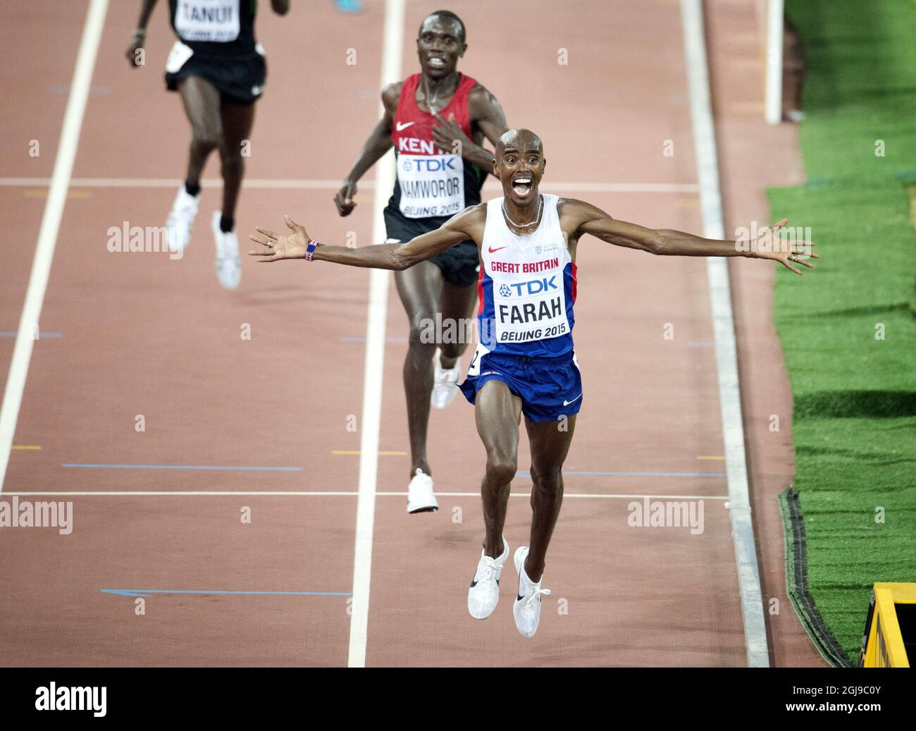 BEIJING 20150822 Mohamed Farah, de Grande-Bretagne, remporte la finale masculine de 10000m lors des Championnats du monde de l'IAAF de Beijing 2015 au Stade National de Beijing, Chine, le 22 août 2015. Photo: Jessica Gow / TT / Kod 10070 Banque D'Images