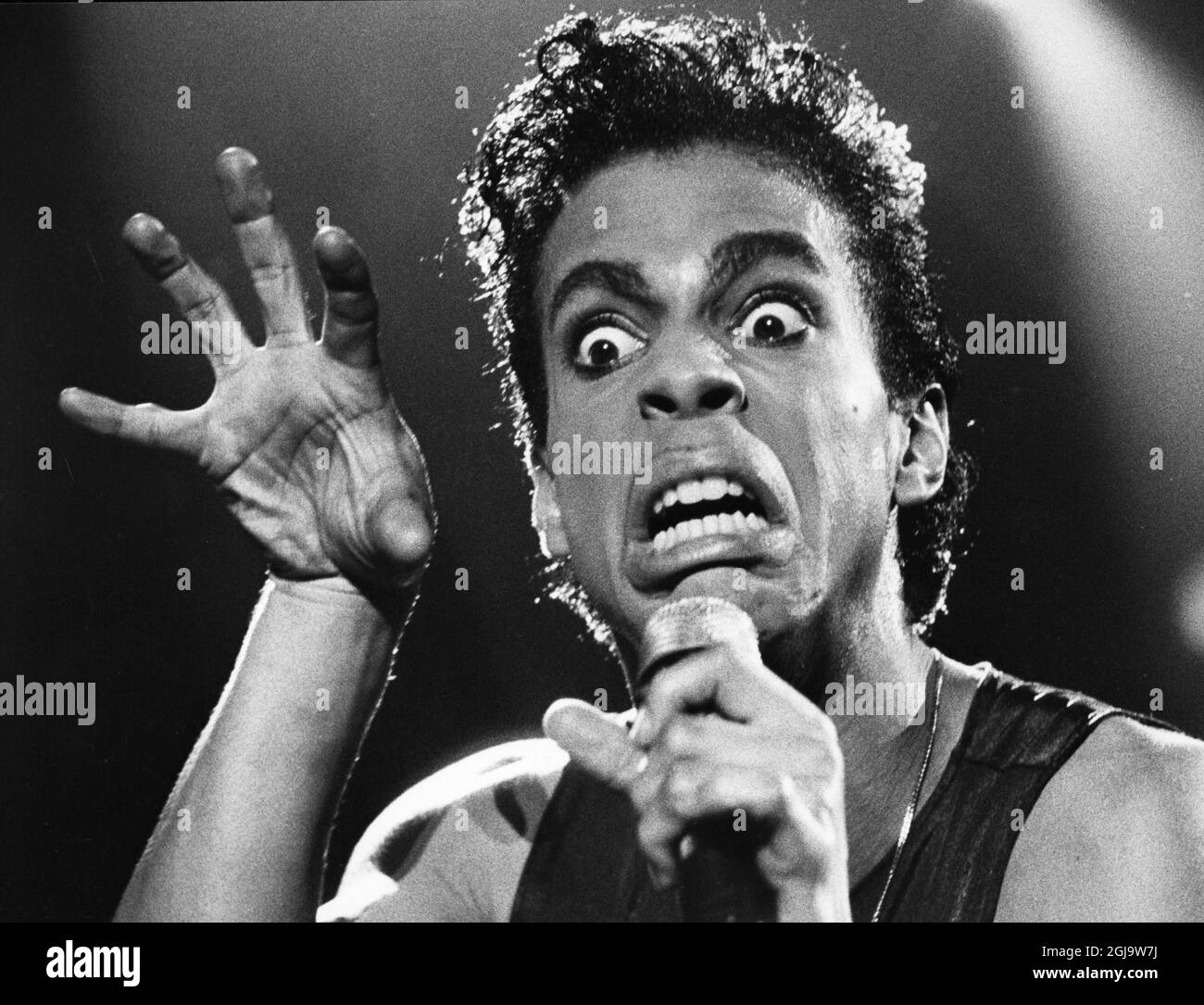 DOSSIER CA 1986 artiste, musicien et chanteur américain Prince lors d'un concert à Copenhague. Selon les médias, Prince est décédé le 21 avril 2016 à sa résidence Paisley Park au Minnesota, aux États-Unis, à l'âge de 57 ans. Foto: Goran Strandberg / Skanereportage / TT / Kod: 36100 Banque D'Images