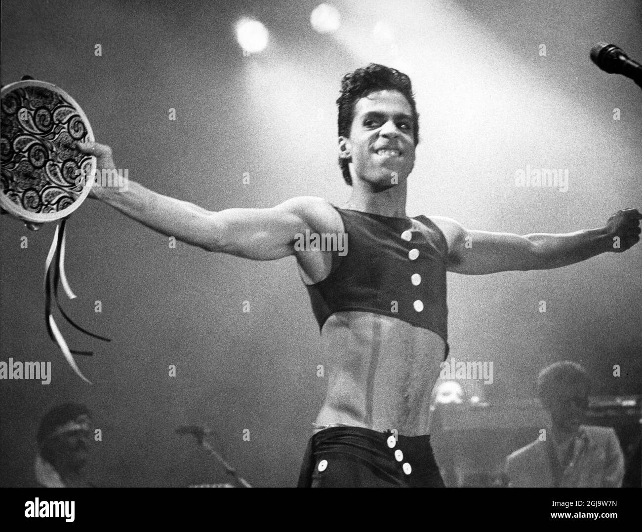 DOSSIER CA 1986 artiste, musicien et chanteur américain Prince lors d'un concert à Copenhague. Selon les médias, Prince est décédé le 21 avril 2016 à sa résidence Paisley Park au Minnesota, aux États-Unis, à l'âge de 57 ans. Foto: Goran Strandberg / Skanereportage / TT / Kod: 36100 Banque D'Images