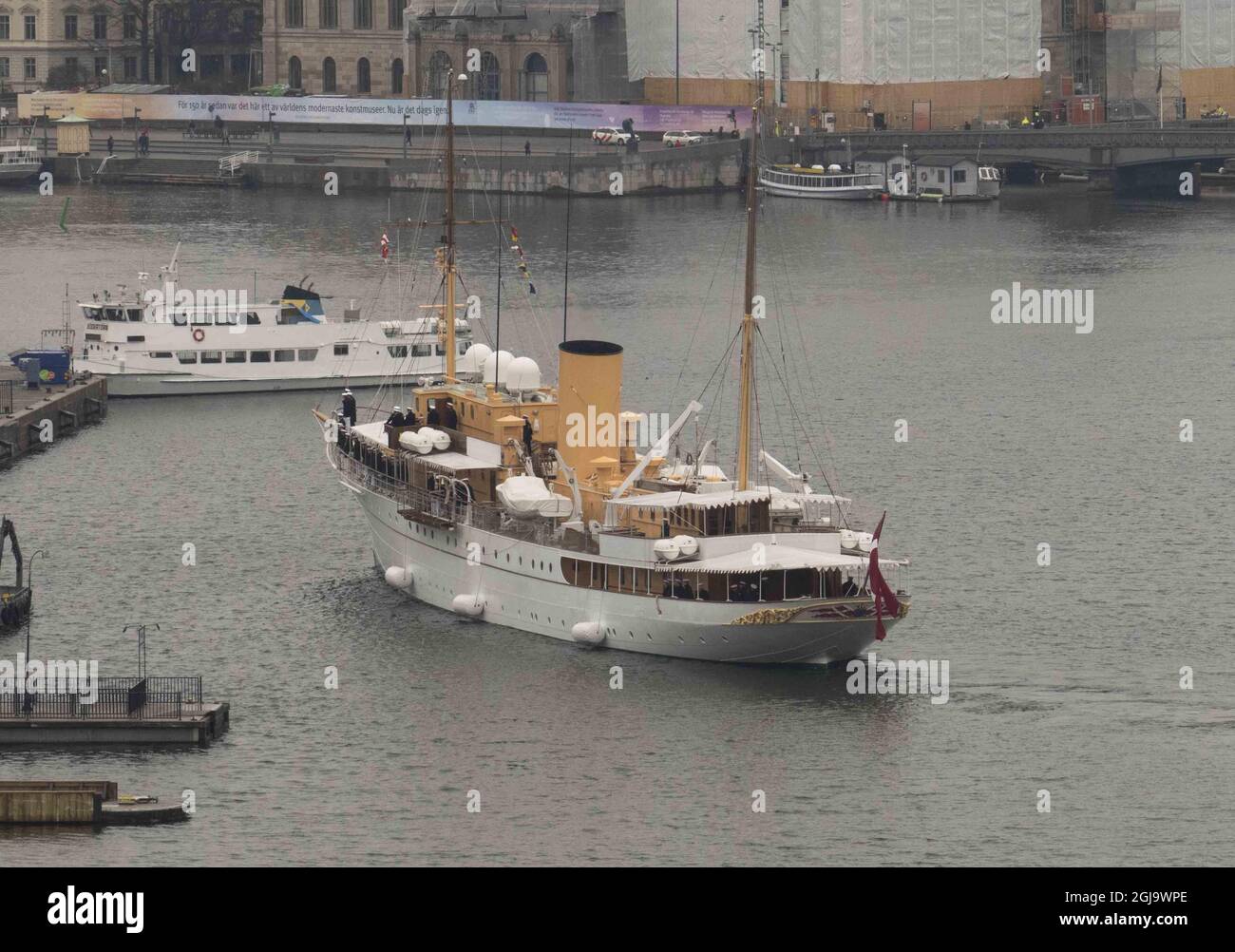 STOCKHOLM 2016-04-28 le navire royal 'Dannebrogen' de Denmarkí‚arrive au port de Stockholm, en Suède, le 28 avril 2016. Les Royals danois devraient participer à la célébration du‚70e anniversaire du roi de Suède Carl Gustafà‚Foto Leif Blom / TT-Bild Kod 50080 Banque D'Images