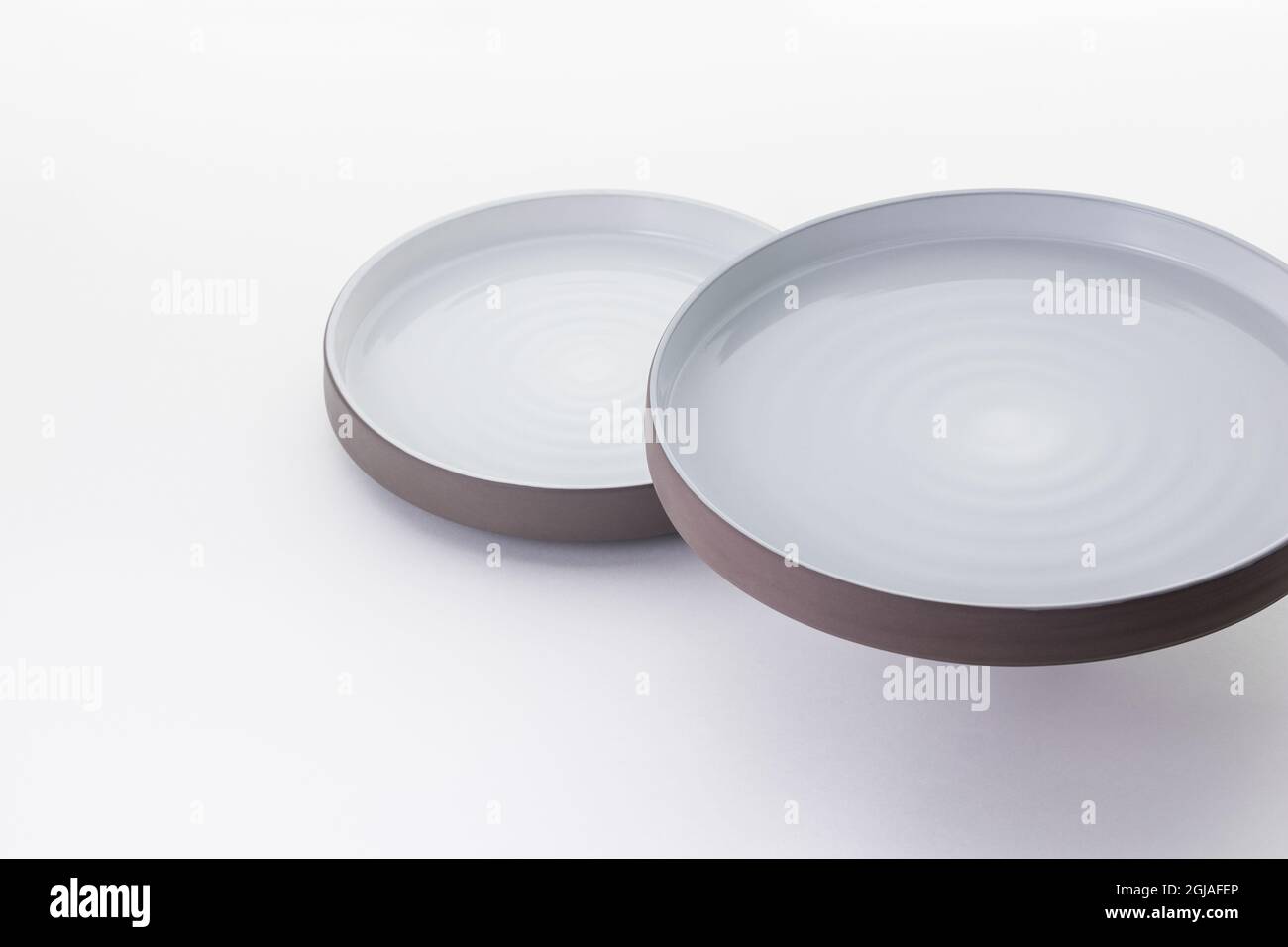 Ustensiles de cuisine et de restaurant sur fond blanc Banque D'Images