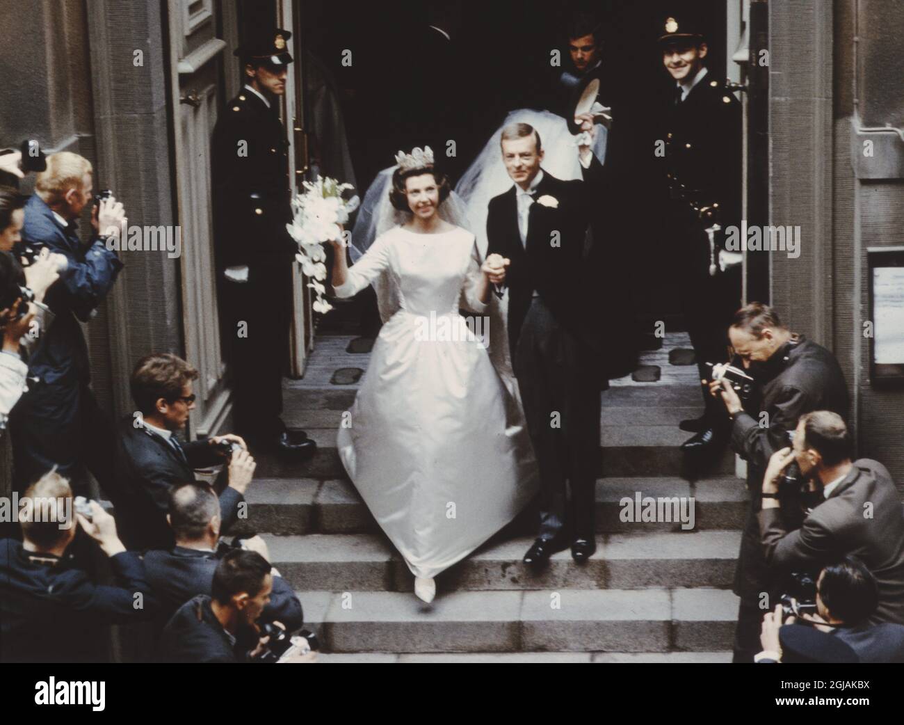 STOCKHOLM 19640605 le mariage de la princesse Desirée (sœur du roi Carl Gustaf et de Niclas Silfverschiold dans la grande cathédrale de Stockholm, Suède. Foto: / / SCANPIX Kod 190 Banque D'Images
