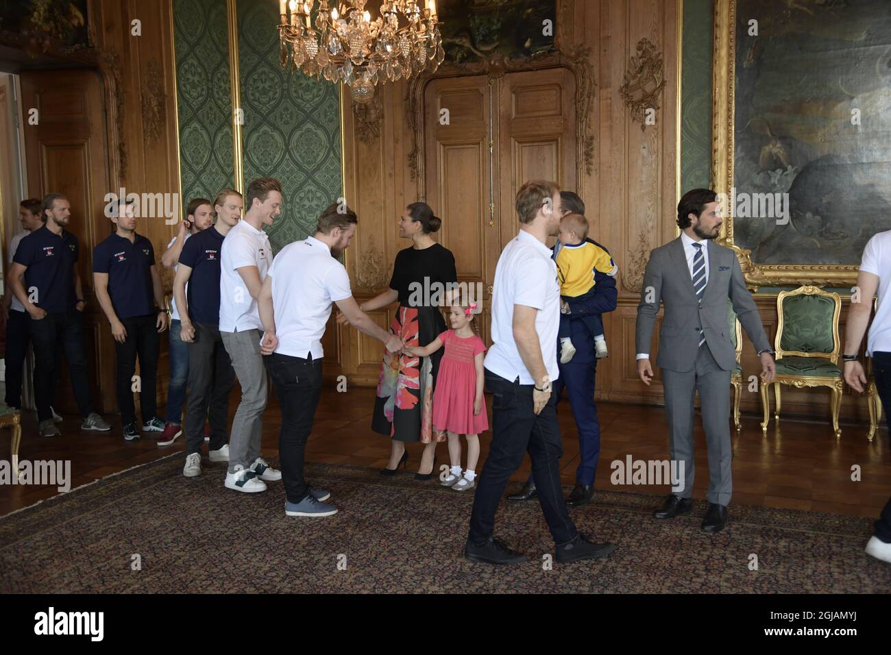 STOCKHOLM 2017-05-22 la princesse Victoria, la princesse Estelle, le prince Daniel, le prince Oskar et le prince Carl Philip ont rencontré l'équipe nationale suédoise de hockey sur glace au Palais royal de Stockholm, en Suède. La Suède a battu le Canada à la finale du dimanche des Championnats du monde de hockey sur glace en Allemagne. Foto: Anders Wiklund / TT / Kod 10040 Banque D'Images