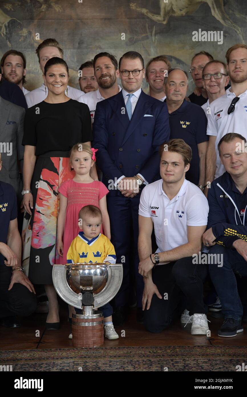 STOCKHOLM 2017-05-22 la princesse Victoria, la princesse Estelle, le prince Daniel, le prince Oskar et le prince Carl Philip ont rencontré l'équipe nationale suédoise de hockey sur glace au Palais royal de Stockholm, en Suède. La Suède a battu le Canada à la finale du dimanche des Championnats du monde de hockey sur glace en Allemagne. Foto: Anders Wiklund / TT / Kod 10040 Banque D'Images