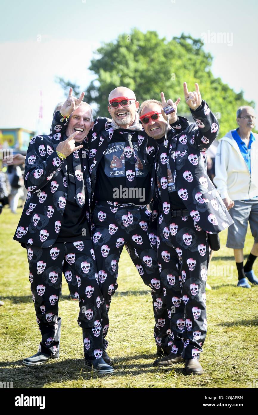 NORJE 20170607 amateurs de musique Tartan, Ib och Nils de Roskilde à Danmark vêtus des meilleures tenues de crâne lors de la première journée du 'Festival Rock de Suède' à Norje, mercredi. Foto: Fredrik Sandberg / TT / Kod 10080 swedenrock2017 Banque D'Images