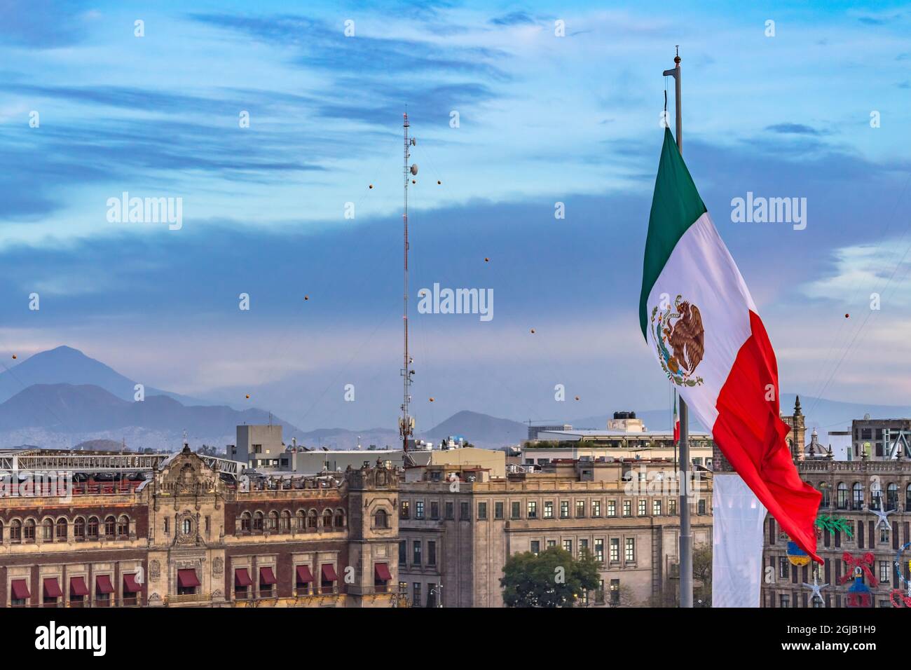 Palais présidentiel, Zocalo, Mexico, Mexique. Palais construit par Cortez en 1500. Balcon où apparaît le président mexicain. Banque D'Images