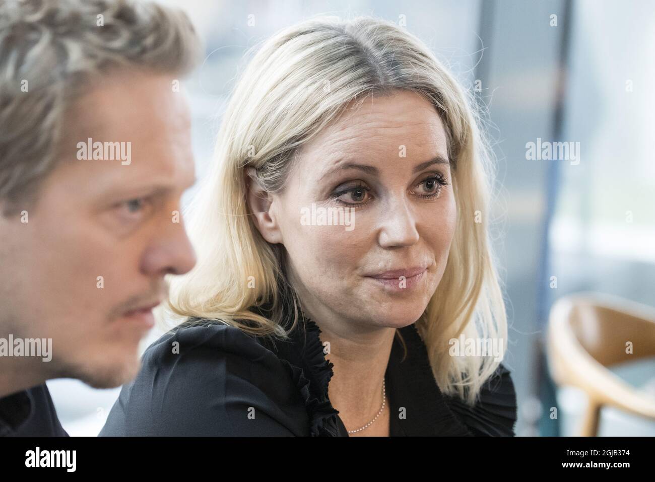 COPENHAGUE 2017-12-06 l'acteur danois Thure Lindhardt et l'actrice suédoise Sofia Helin sont vus lors d'une réunion de presse avant le début de la quatrième saison de la série télévisée danoise-suédoise 'Bron 4' (le pont) à Copenhague. Danemark, mercredi. Foto: Johan Nilsson / TT / Kod 50090 Banque D'Images